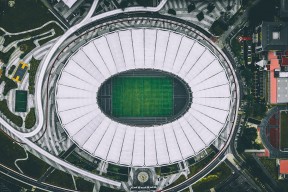 乐动·LDSports(中国)体育官网-战神归来！纳达尔复出首秀战术革新引爆全场，MAD观众集体沸腾